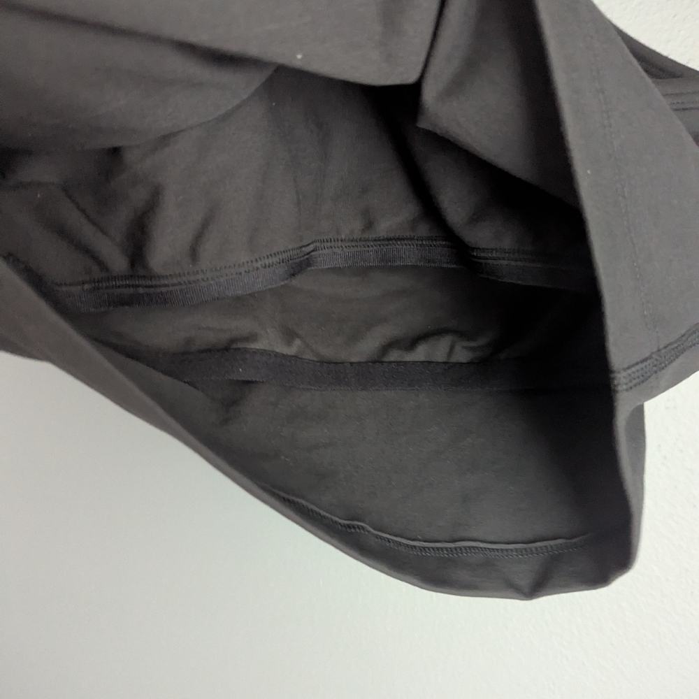 NWT. Aerie Black Gray Sports Bra With Built In Bra. No Pads. - Picture 3 of 5